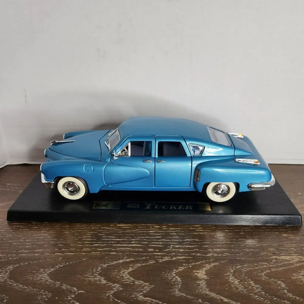 Road Legends 1948 Aqua Blue Tucker 1:18 Diecast Car # 92268 With Box and Stand